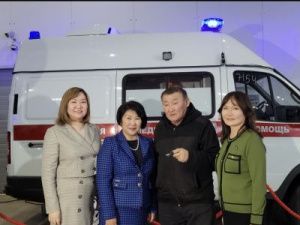 Больницы Якутии получили ключи от новых автомобилей