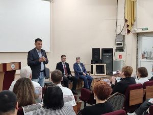 Иван Луцкан встретился с преподавательским коллективом Якутского медицинского колледжа