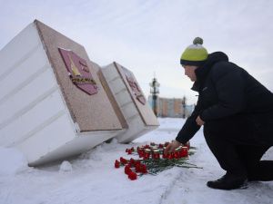 В Якутске организован стихийный мемориал в память о жертвах теракта