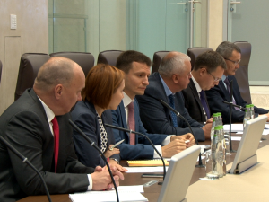 Айсен Николаев принял участие в оперативном совещании компании «АЛРОСА»