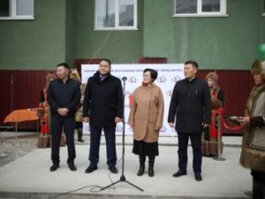 В Якутске вручили ключи от новых квартир переселенцам из аварийного жилья