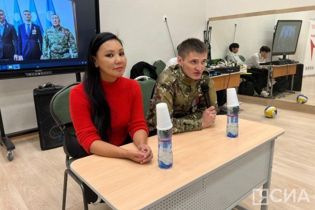 Школьники Якутска встретились с Героем России Николаем Евдокимовым