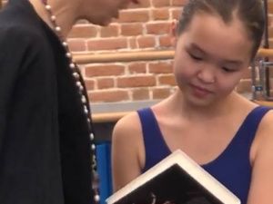 «Стала мудрой и сильной»: как сложилась судьба Карины Чикитовой, выжившей в глухой тайге