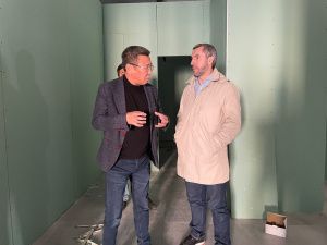 Трёхкратный чемпион мира по каратэ киокусинкай Хаид Мантаев проверил ход строительства спортзала в Якутском городском лицее