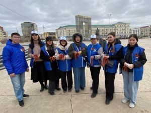 В Якутии волонтёры раздадут более 100 тысяч георгиевских ленточек ко Дню Победы