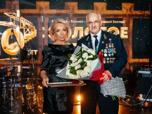 По силам - труд, по знаньям - пост и по заслугам –честь! 