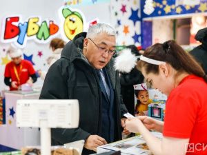 Дмитрий Садовников и руководители курируемых ведомств приняли участие в «Елке добра»