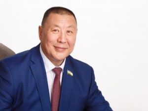 Александр Саввинов пожелал выигравшей выборы мэра Якутска Сардане Авксентьевой плодотворной работы