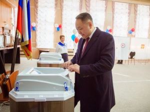 Спикер гордумы Альберт Семенов сделал свой выбор