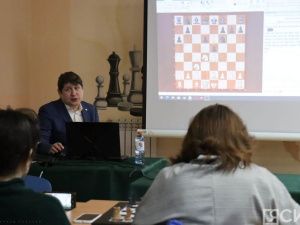 Международный гроссмейстер Дмитрий Кряквин провел мастер-класс для якутских шахматистов