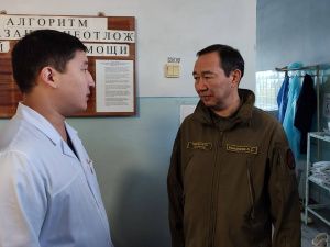 Айсен Николаев встретился с якутскими врачами в Докучаевске ДНР