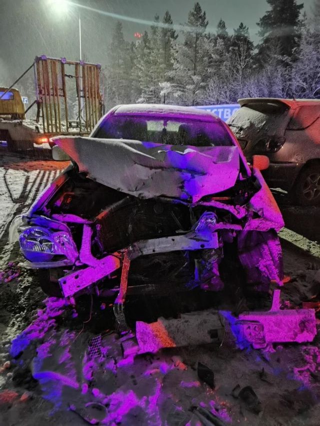 В Нерюнгри при столкновении двух иномарок пострадали три человека