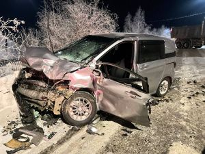 Два человека пострадали в лобовом ДТП в Мирнинском районе 