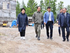 Айсен Николаев поручил усилить работу по привлечению кадров в учреждения здравоохранения в Арктике