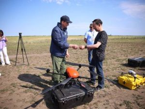 Айсен Николаев посетил показательные полеты дронов компании БАС на полигоне СВФУ