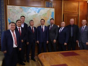 Айсен Николаев провел встречу с избранными главами районов Якутии