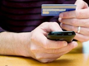 30-летний житель Якутска "подарил" мошеннику почти 300 тысяч рублей