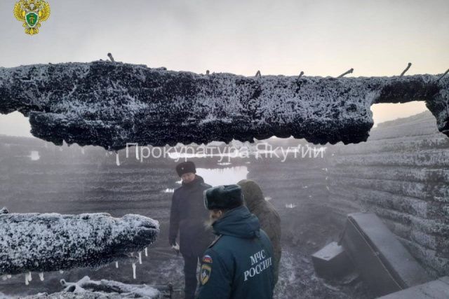 Предварительно один человек погиб во время пожара в Промкомбинате Амгинского района Якутии