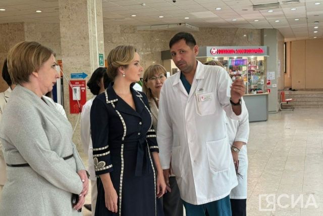 Детский омбудсмен посетила Национальный центр медицины