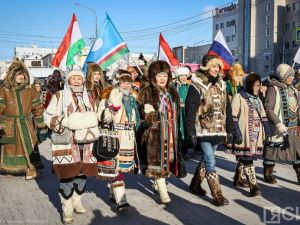 В Якутии ко Дню народного мастера приурочили шествие в национальных костюмах