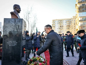 В Якутии торжественно открыли Казанский сквер и памятник поэту Мусе Джалилю