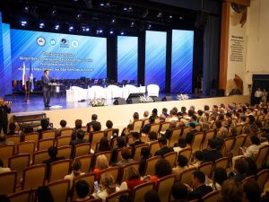 Глава Якутии предложил повысить зарплату молодым педагогам