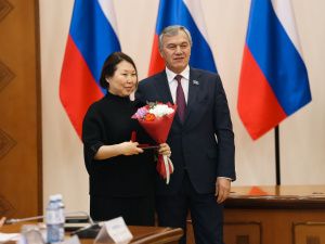 Государственные награды вручил в День Конституции РФ глава Якутии