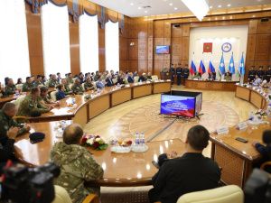 В Якутске состоялось чествование Героев России Филиппа Евсеева и Алексея Неустроева