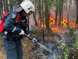 Свыше 400 человек прибыли в Якутию тушить пожары