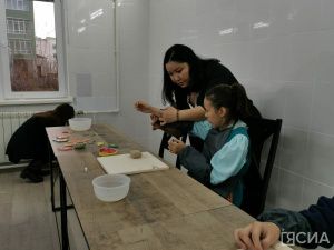 В Якутске 16 человек с инвалидностью трудоустроились в новую творческую мастерскую