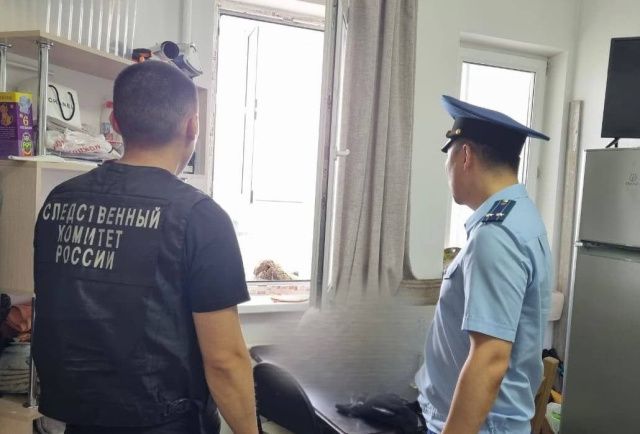 В Якутске двухлетний мальчик выпал с балкона шестого этажа