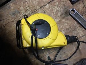 В Якутске ранее судимый мужчина и подростки совершали кражи из частных гаражей