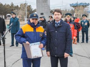 Владимир Федоров поздравил спасателей с 370-летием пожарной охраны России