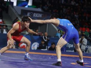 Тринадцать борцов из Якутии прорвались в полуфинал Коркинского турнира