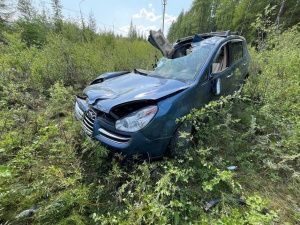 В Мирнинском районе иномарка вылетела в кювет: Госпитализированы двое мужчин