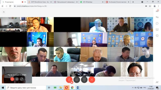 15 человек направили в Горный улус для помощи в тушении лесного пожара