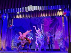 Показать Сияние севера: артисты Театра танца Якутии вернулись с гастролей из новых регионов России