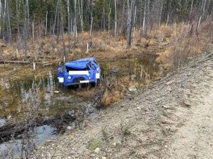 В Кобяйском улусе пьяный водитель решил отвезти знакомую на служебной машине и попал в ДТП