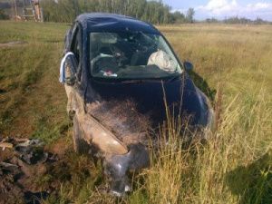 На Покровском тракте пьяная автоледи съехала в кювет