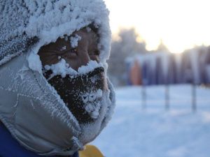 Участники из 5 стран соревновались в беге при минус 50 градусах на полюсе холода в Якутии