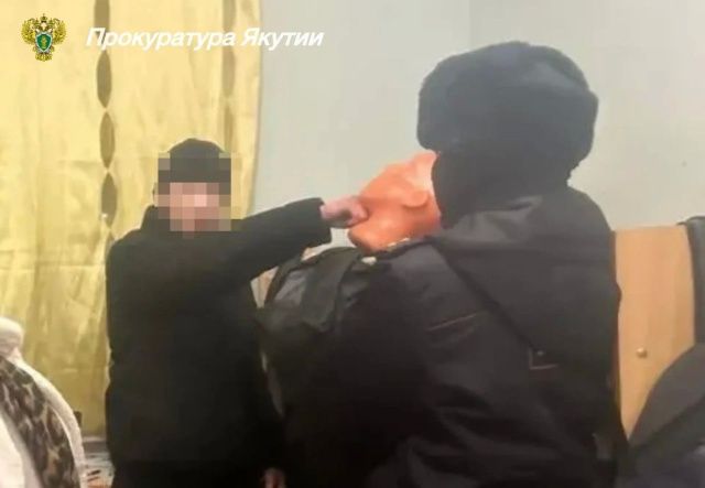 60 ударов руками по голове и туловищу: 17-летний житель Якутска избил студента до перелома черепа, вымогая 30 тысяч рублей