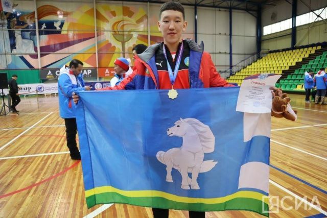 Марсен Колесов из Усть-Алданского района 47 раз попал арканом на хорей на зимней спартакиаде Якутии