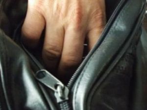 В Якутске поймали автобусного карманника