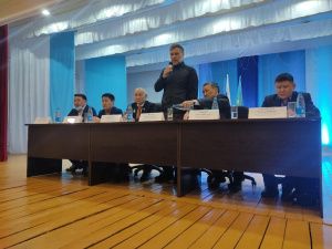 Кирилл Бычков проверил строительство социальных объектов в Верхоянском районе