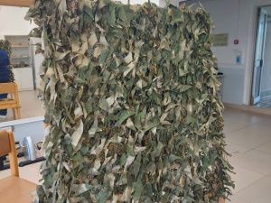 В больницах Якутии персонал и пациенты плетут маскировочные сети