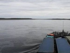 Минэкологии Якутии проводит проверку по факту разлива нефтепродуктов на реке Алдан