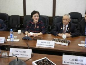 В Якутске вручили юбилейные медали в честь 75-летия Великой Победы