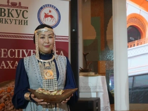 Гости Дней Дальнего Востока и Арктики на ВДНХ познакомились с деликатесами из Якутии