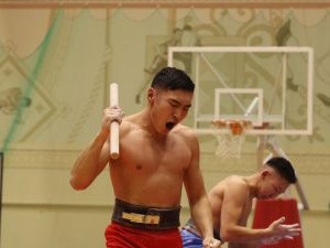 Айсиэн Мигалкин и Артем Ветров стали абсолютными чемпионами Якутии по мас-рестлингу