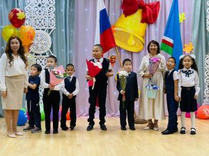 Герой России Филипп Евсеев поздравил с Днём знаний учеников школы-интерната для неслышащих